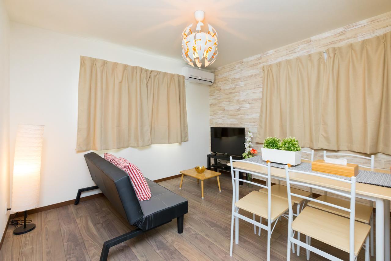 Corlux Villa Osaka Bagian luar foto